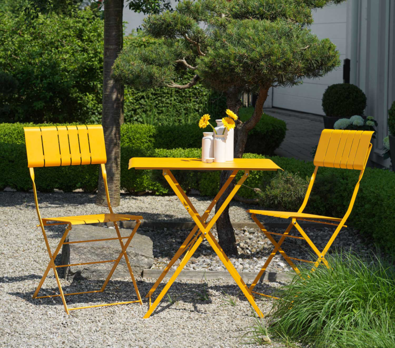 Садовая мебель из алюминия. Уличная мебель желтая. Садовая мебель кофейный. Стол круглый алюминиевый уличный.